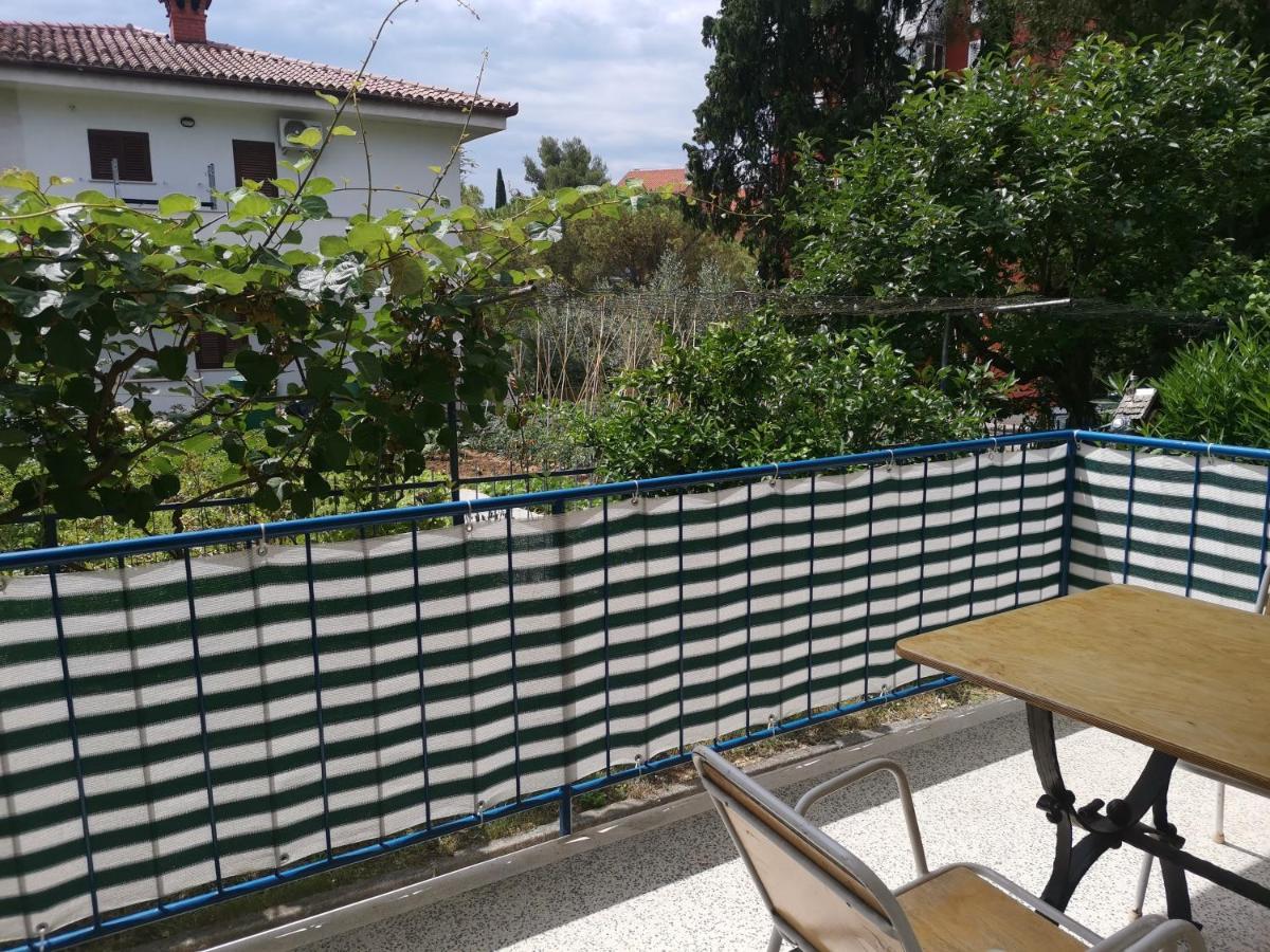 Pri Noni "Istracycle" Apartment Lucija Bagian luar foto