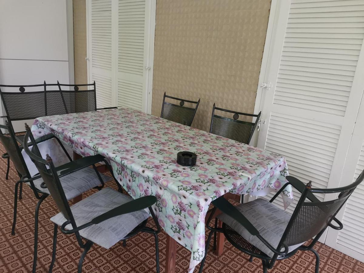 Pri Noni "Istracycle" Apartment Lucija Bagian luar foto