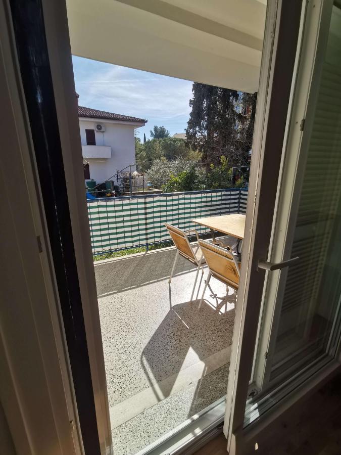 Pri Noni "Istracycle" Apartment Lucija Bagian luar foto