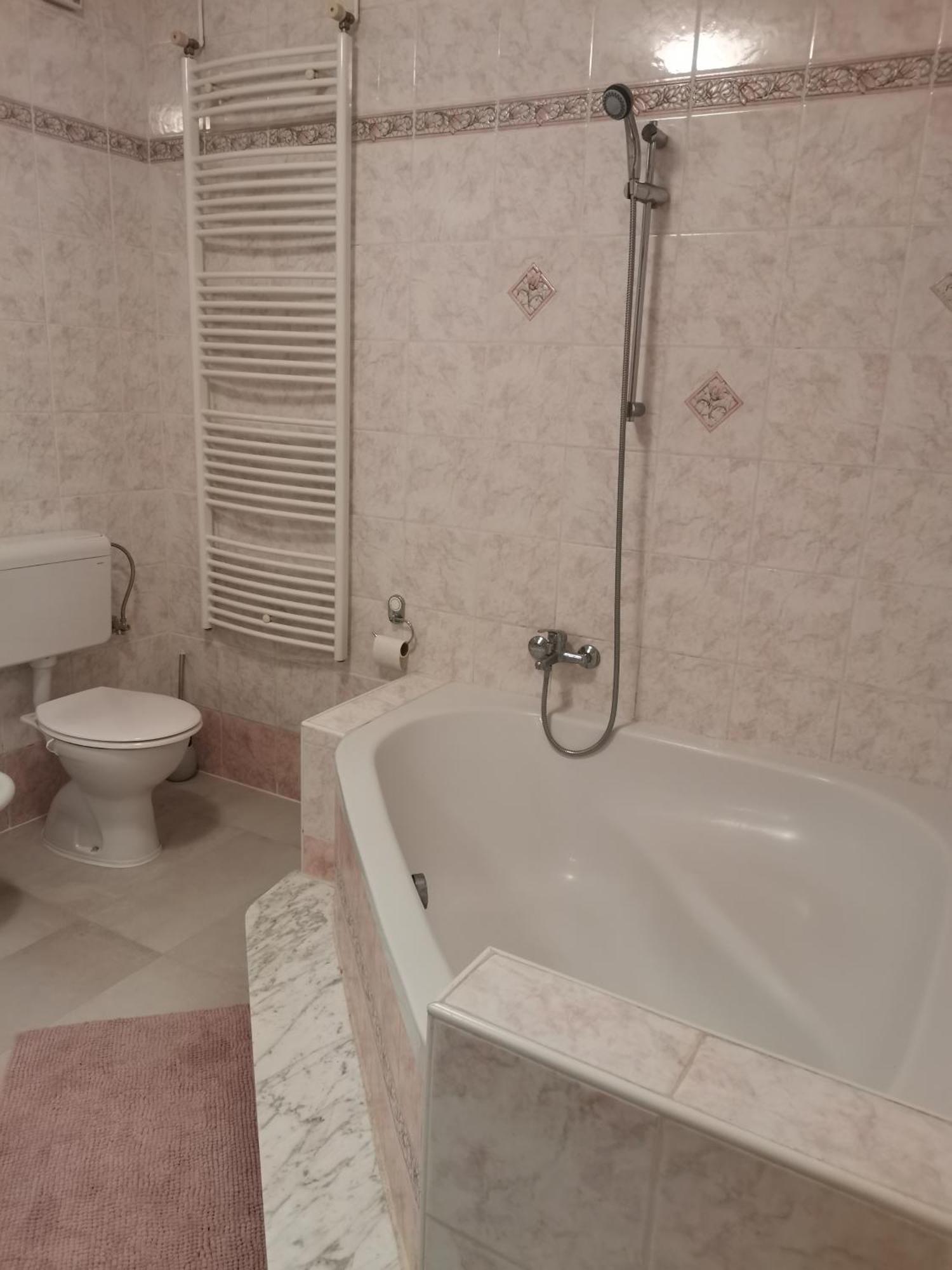 Pri Noni "Istracycle" Apartment Lucija Bagian luar foto