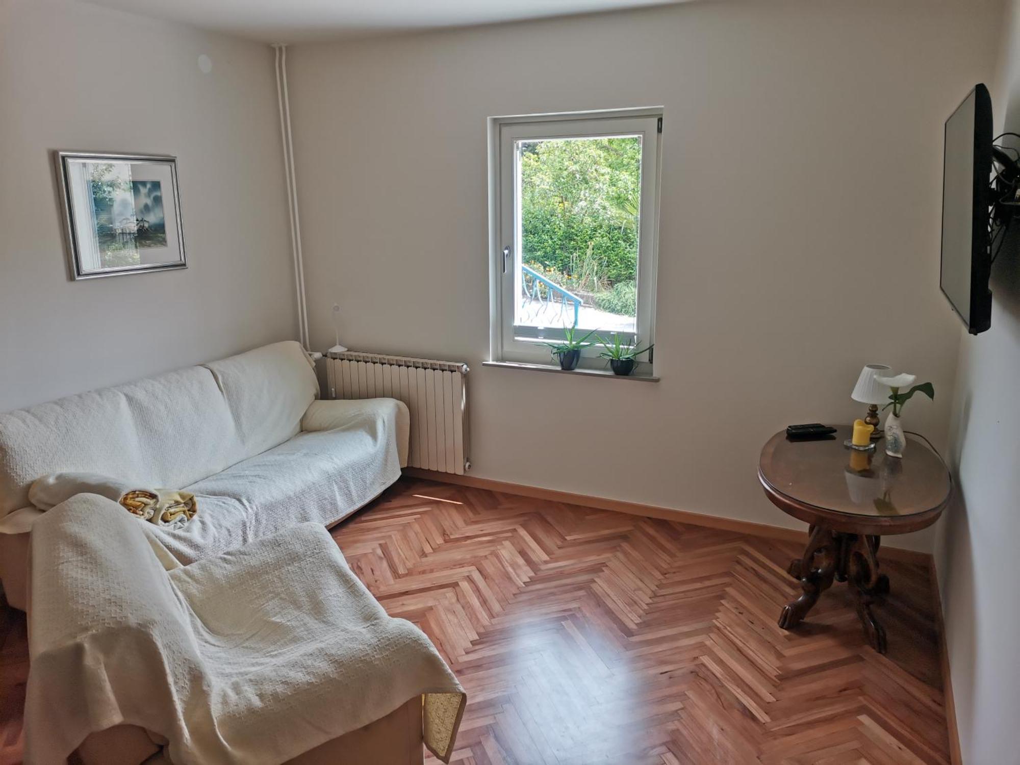 Pri Noni "Istracycle" Apartment Lucija Bagian luar foto