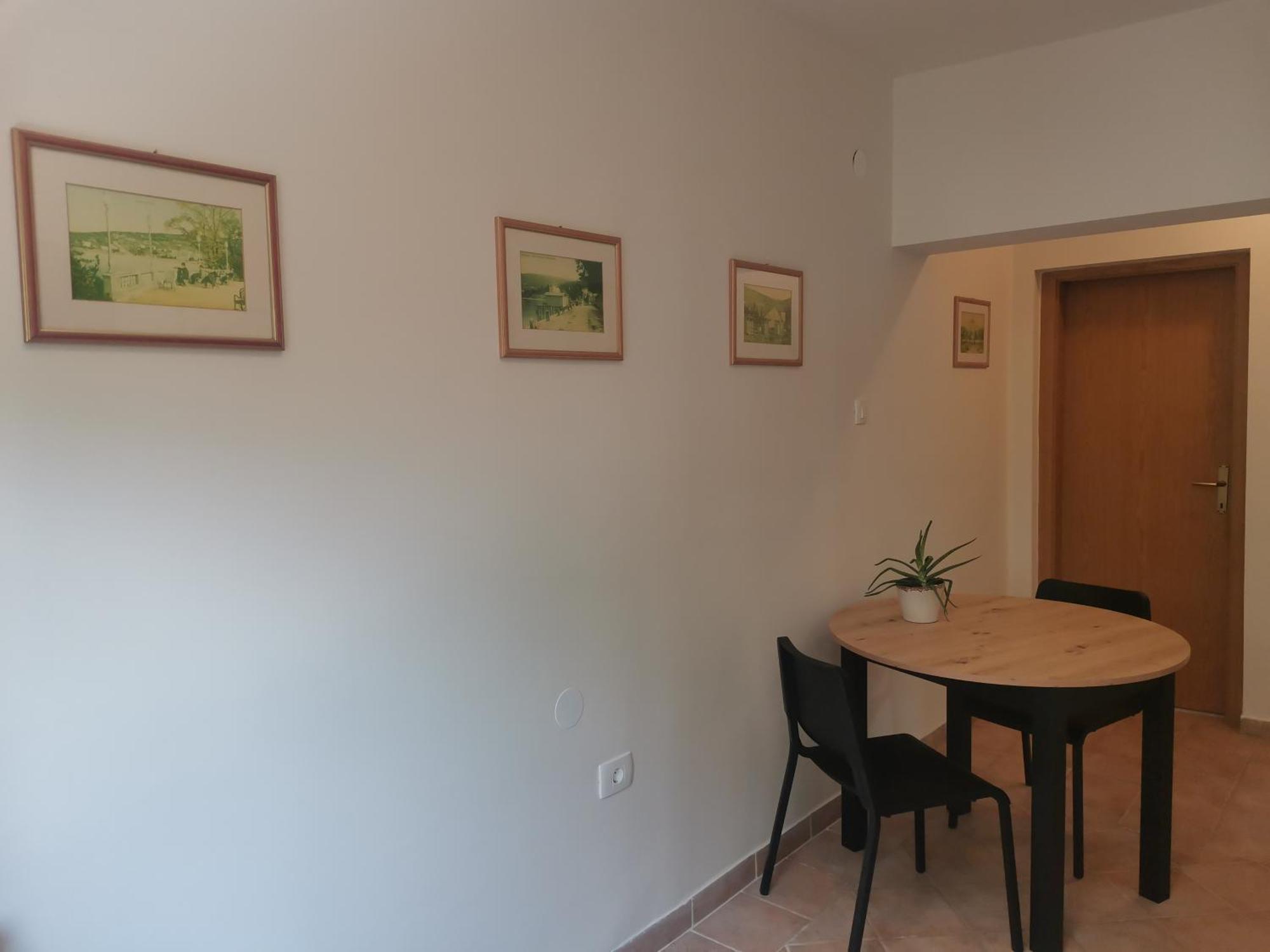 Pri Noni "Istracycle" Apartment Lucija Bagian luar foto