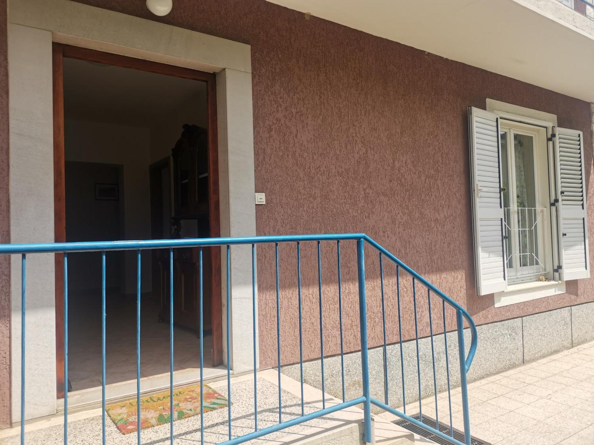 Pri Noni "Istracycle" Apartment Lucija Bagian luar foto